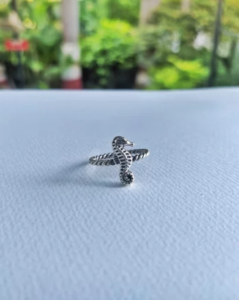 Seahorse Ring – Love The Oceans Collection